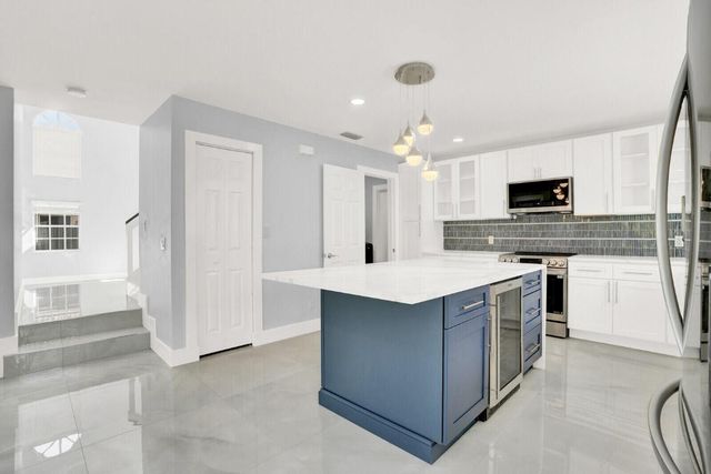 8557 Windy Circle, Boynton Beach, FL 33472