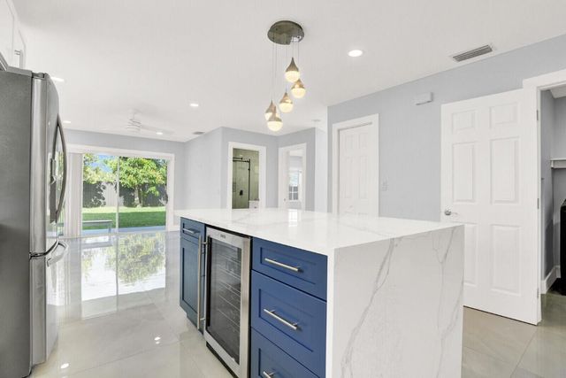 8557 Windy Circle, Boynton Beach, FL 33472