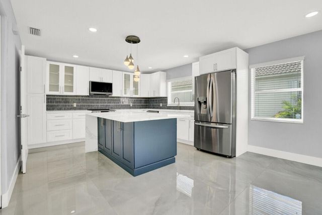 8557 Windy Circle, Boynton Beach, FL 33472