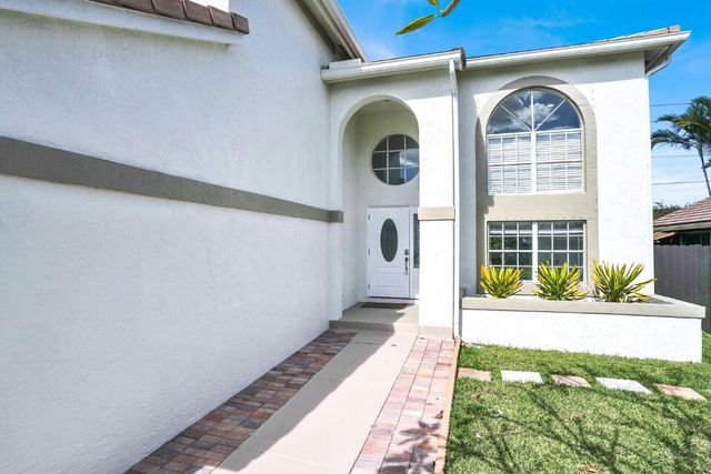 8557 Windy Circle, Boynton Beach, FL 33472