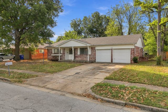 717 W Oakland Street, Broken Arrow, OK 74012