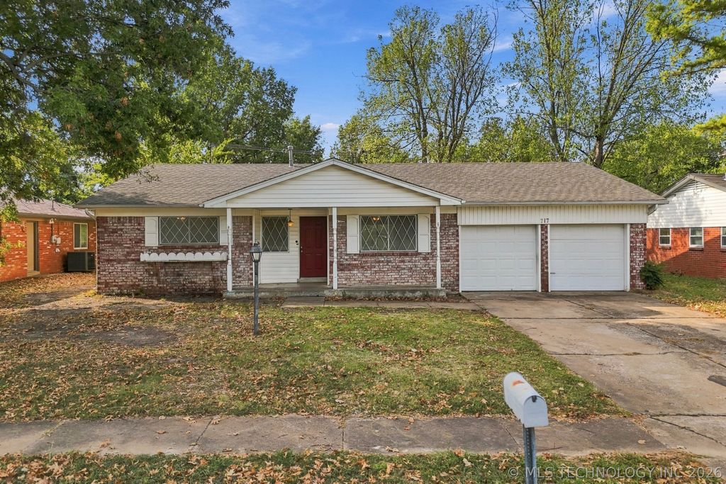 717 W Oakland Street, Broken Arrow, OK 74012
