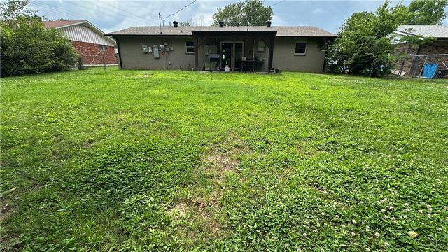 811 Gail Street, Springdale, AR 72762