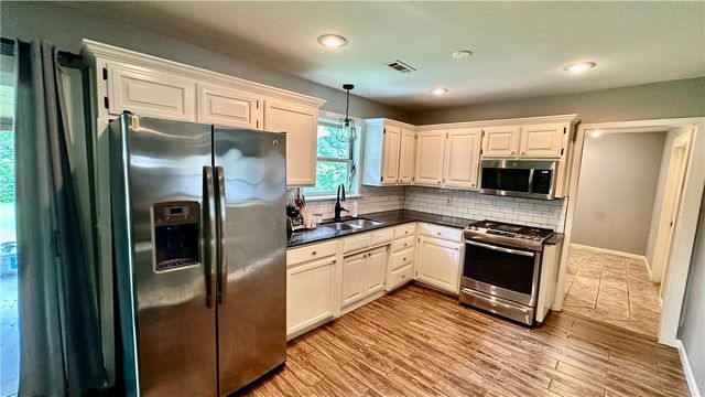 811 Gail Street, Springdale, AR 72762