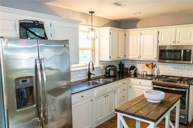 811 Gail Street, Springdale, AR 72762