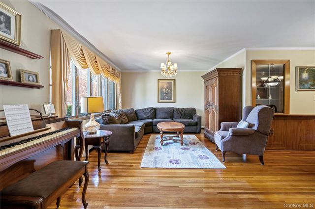 1500 Wagner Street, Wantagh, NY 11793
