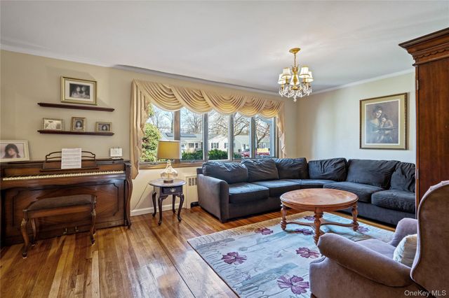 1500 Wagner Street, Wantagh, NY 11793