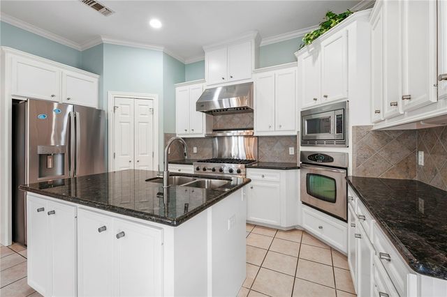 309 Cecilia Loop, College Station, TX 77845