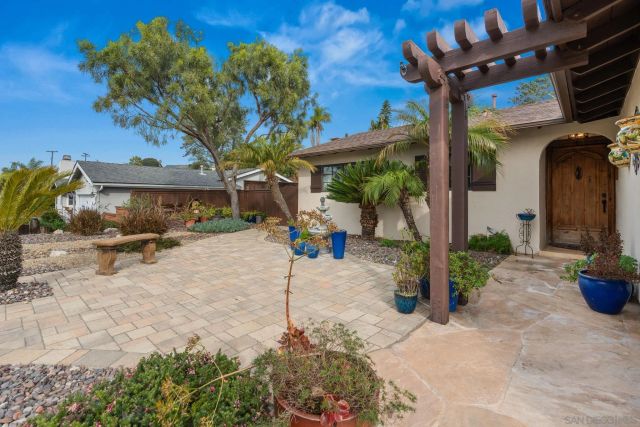 1849 Playa Riviera Dr, Cardiff, CA 92007