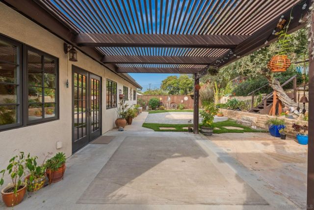 1849 Playa Riviera Dr, Cardiff, CA 92007