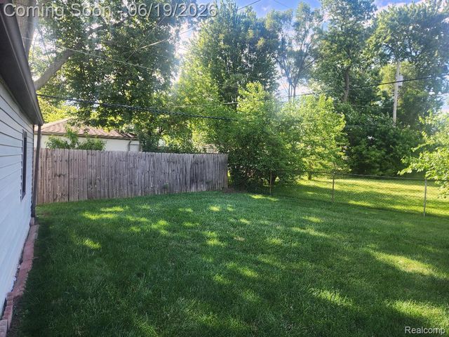 11298 Superior Avenue, Warren, MI 48089