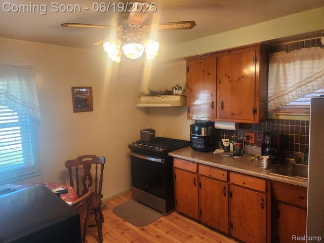 11298 Superior Avenue, Warren, MI 48089