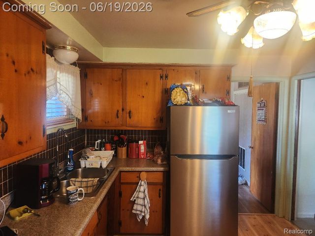 11298 Superior Avenue, Warren, MI 48089
