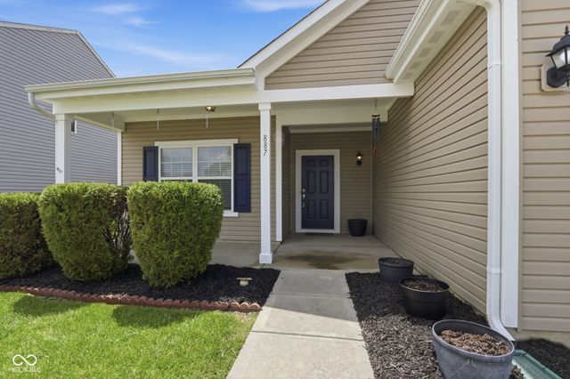 887 Sommersweet Run, Greenwood, IN 46143