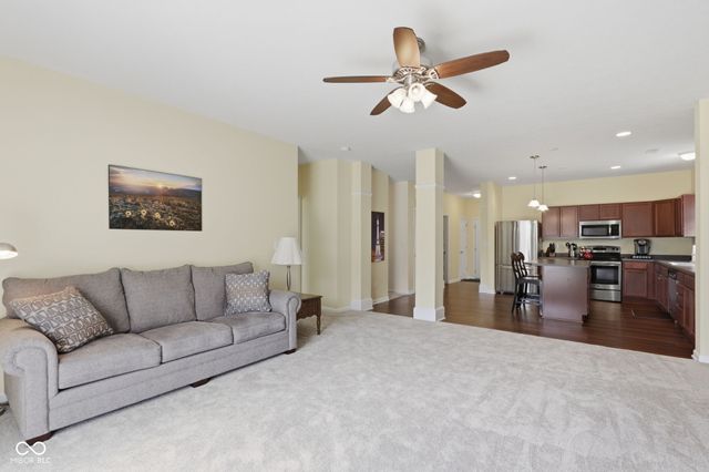 887 Sommersweet Run, Greenwood, IN 46143