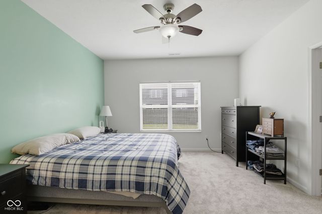 887 Sommersweet Run, Greenwood, IN 46143