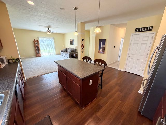 887 Sommersweet Run, Greenwood, IN 46143