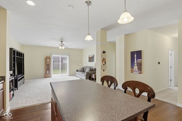 887 Sommersweet Run, Greenwood, IN 46143