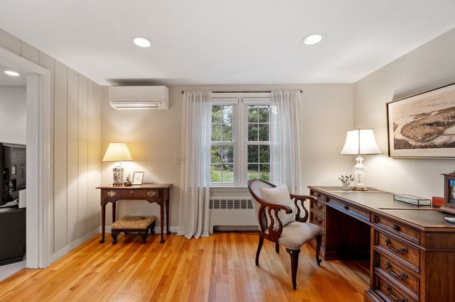 96 Whittemore St, Concord, MA 01742