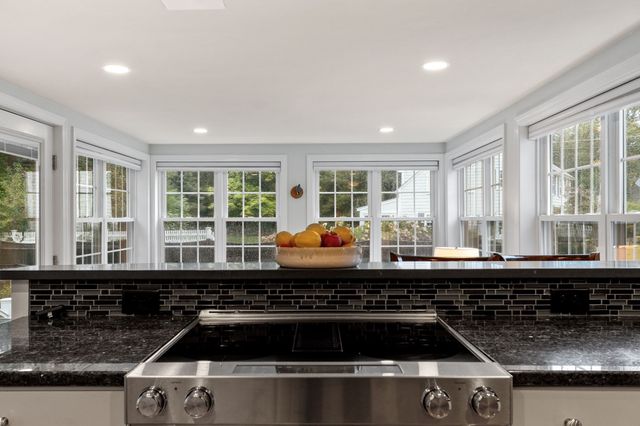 96 Whittemore St, Concord, MA 01742