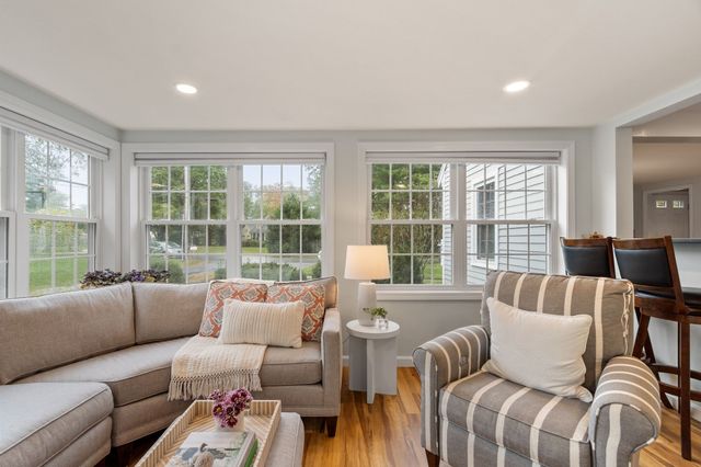 96 Whittemore St, Concord, MA 01742