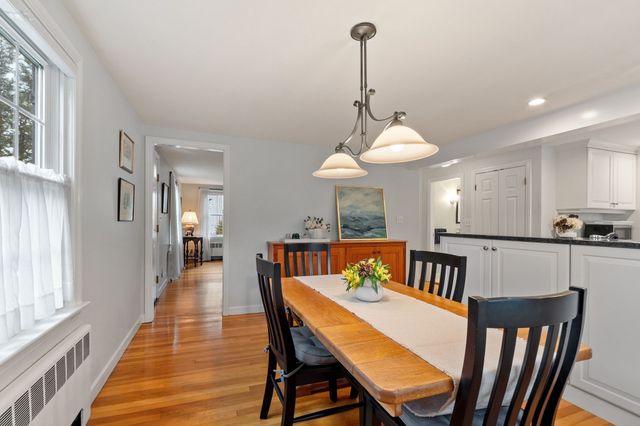 96 Whittemore St, Concord, MA 01742