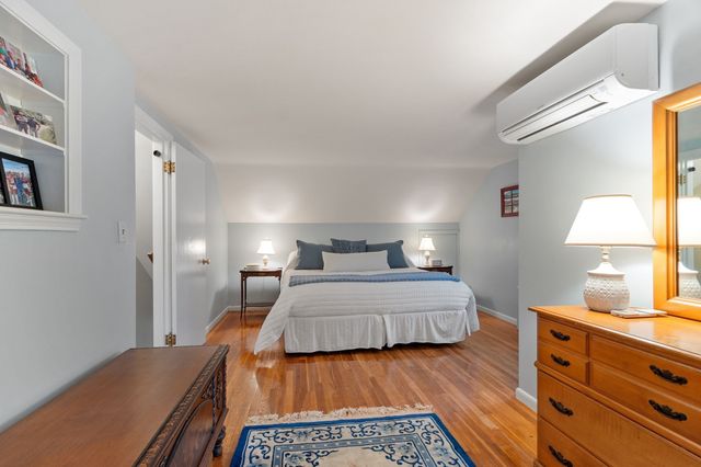 96 Whittemore St, Concord, MA 01742