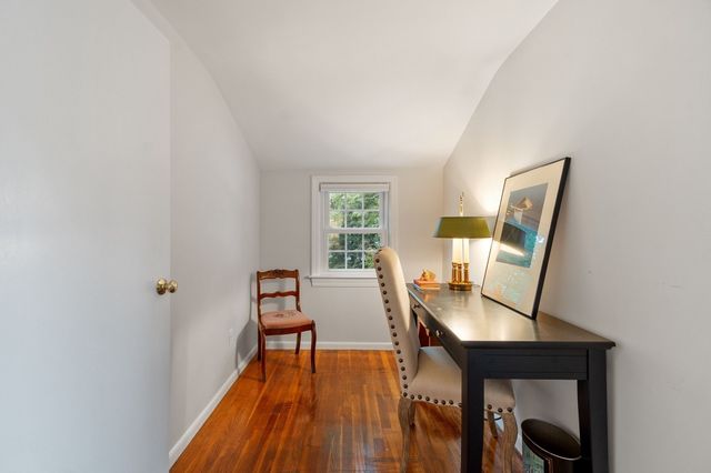 96 Whittemore St, Concord, MA 01742