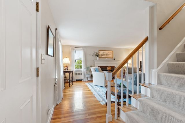 96 Whittemore St, Concord, MA 01742