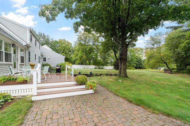 96 Whittemore St, Concord, MA 01742