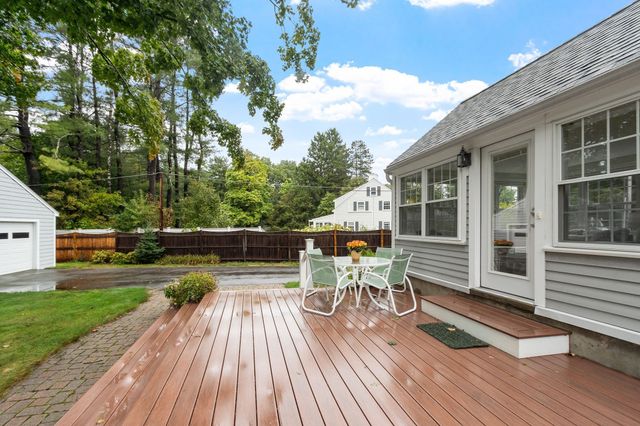 96 Whittemore St, Concord, MA 01742