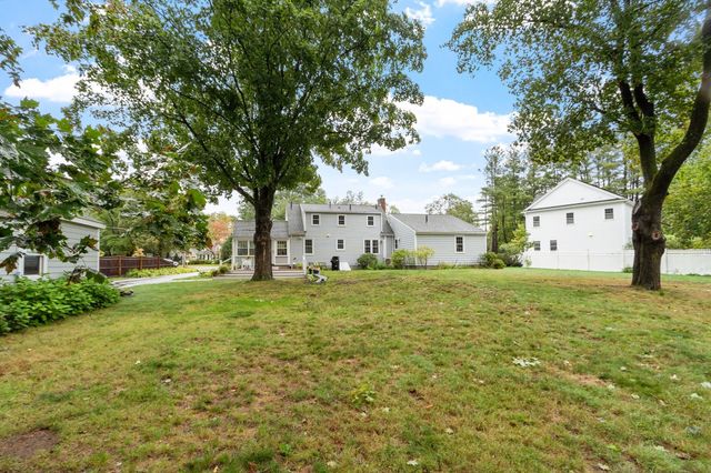 96 Whittemore St, Concord, MA 01742