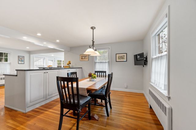 96 Whittemore St, Concord, MA 01742