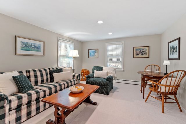 96 Whittemore St, Concord, MA 01742