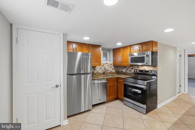 9017 RHODE ISLAND AVE, College Park, MD 20740