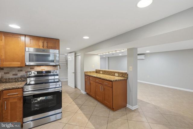 9017 RHODE ISLAND AVE, College Park, MD 20740