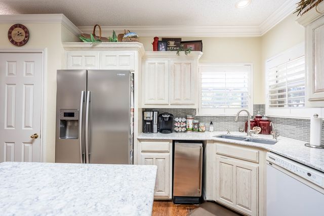 83 Emerald Forest Dr, Odessa, TX 79762