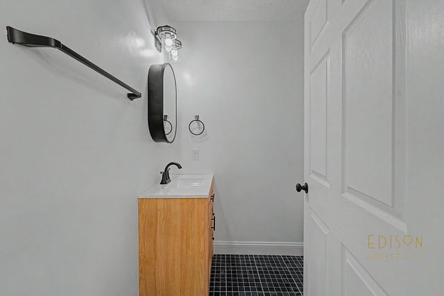29 Home Street SW, Grand Rapids, MI 49507