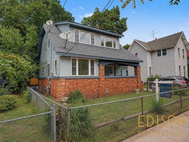 29 Home Street SW, Grand Rapids, MI 49507