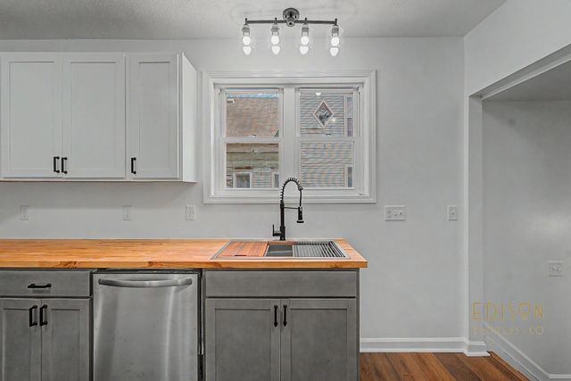 29 Home Street SW, Grand Rapids, MI 49507