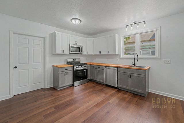 29 Home Street SW, Grand Rapids, MI 49507