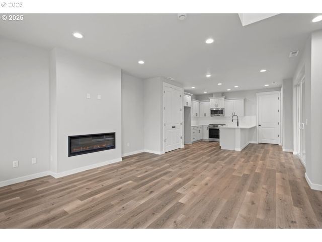 8527 Se Blanton St, Hillsboro, OR 97123