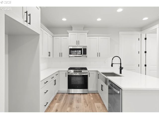 8527 Se Blanton St, Hillsboro, OR 97123