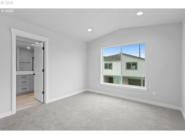 8527 Se Blanton St, Hillsboro, OR 97123