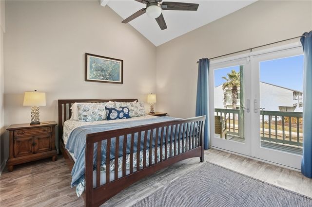 1404 Mazatlan, Rockport, TX 78382