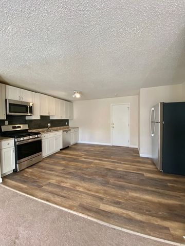 309 Pawtucket Blvd 26, Lowell, MA 01854