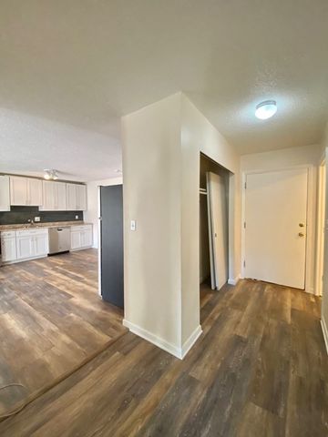 309 Pawtucket Blvd 26, Lowell, MA 01854