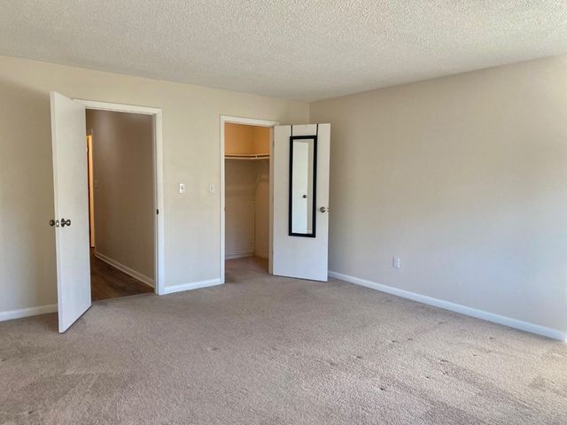 309 Pawtucket Blvd 26, Lowell, MA 01854