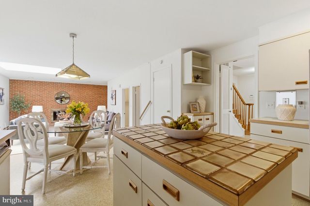 3301 GOLDSBORO CT, Falls Church, VA 22042