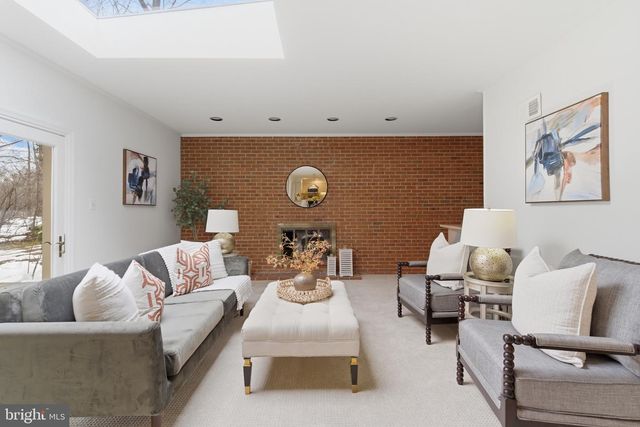 3301 GOLDSBORO CT, Falls Church, VA 22042